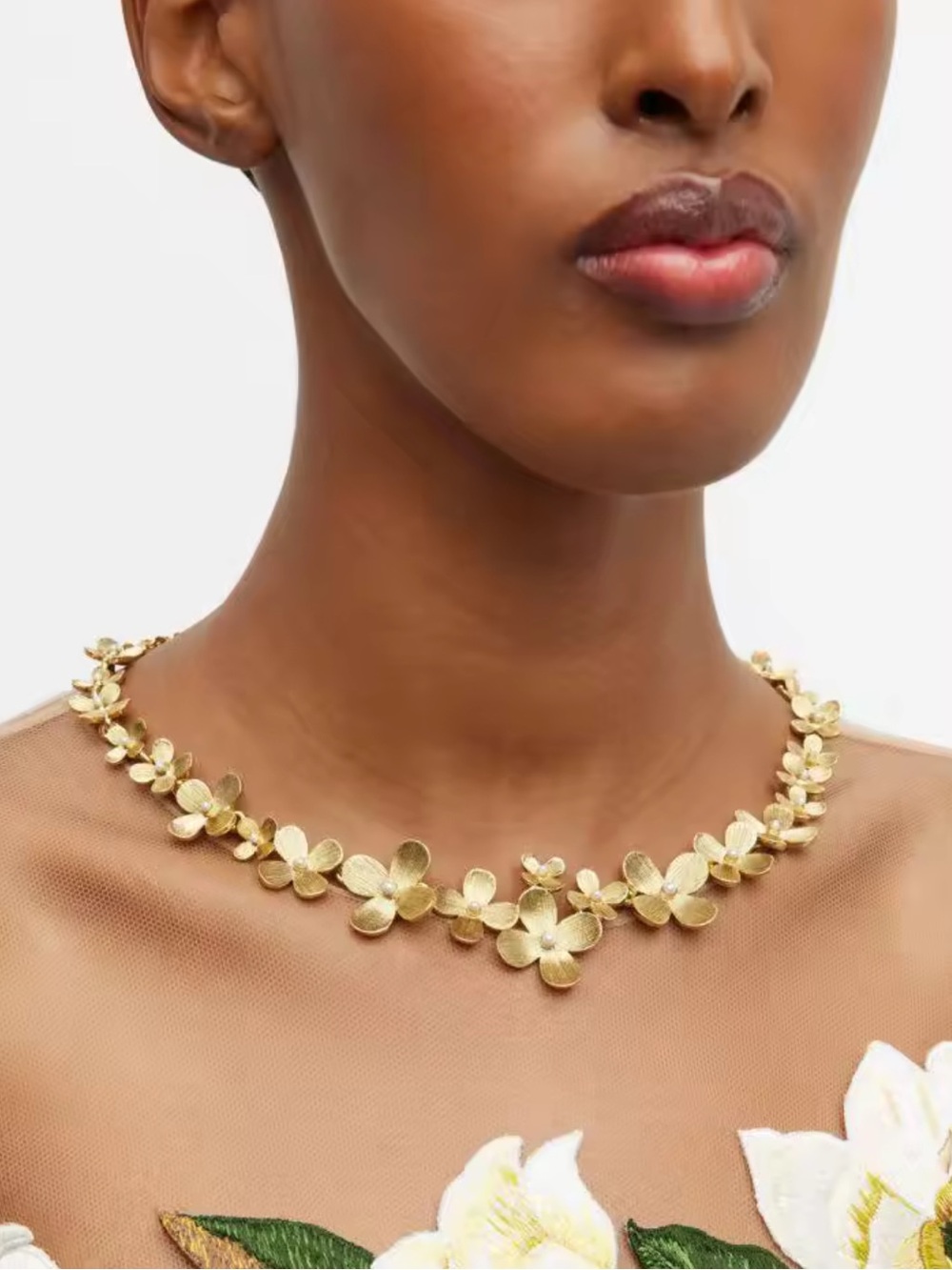 Oscar de la Renta Hydrangea Necklace